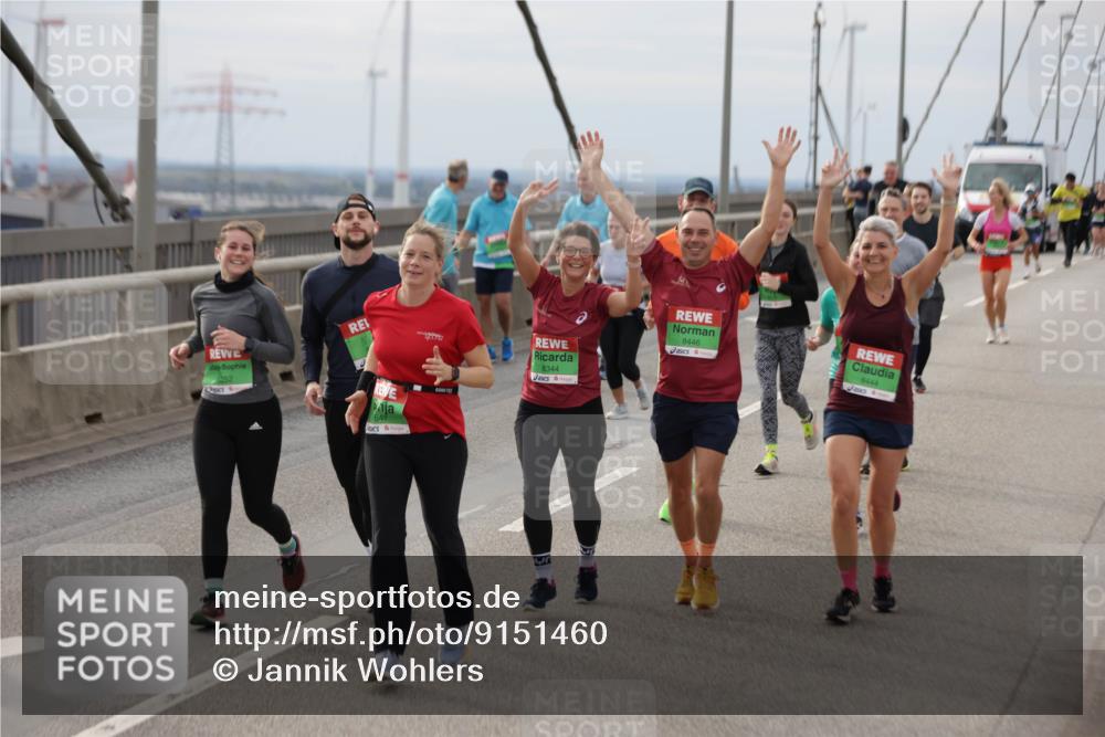 03.10.2025 - Köhlbrandbrückenlauf Jannik Wohlers http://msf.ph/oto/9151460 03.10.2025 15:58:25 Position 1 8344, 8446, 8444 meine-sportfotos.de