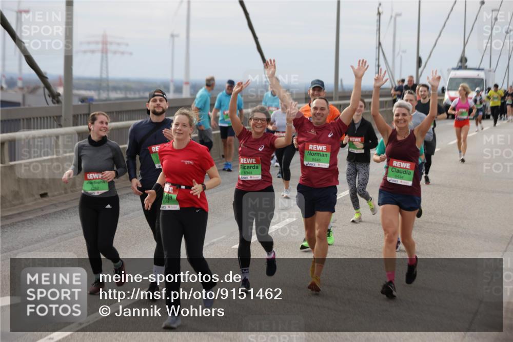 03.10.2025 - Köhlbrandbrückenlauf Jannik Wohlers http://msf.ph/oto/9151462 03.10.2025 15:58:25 Position 1 8252, 8344, 8446, 8444 meine-sportfotos.de