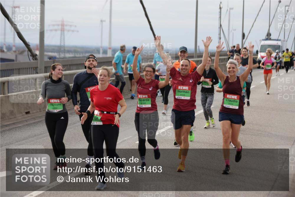 03.10.2025 - Köhlbrandbrückenlauf Jannik Wohlers http://msf.ph/oto/9151463 03.10.2025 15:58:25 Position 1 8252, 8344, 8446, 8444 meine-sportfotos.de