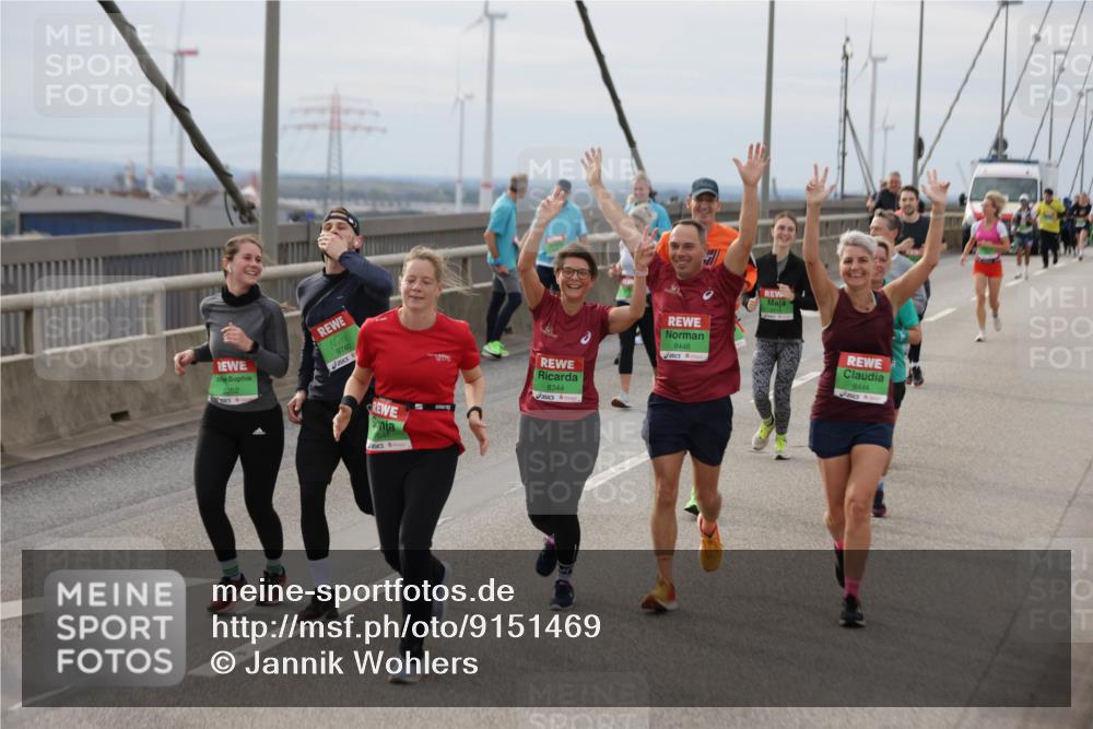 03.10.2025 - Köhlbrandbrückenlauf Jannik Wohlers http://msf.ph/oto/9151469 03.10.2025 15:58:25 Position 1 8252, 9740, 8344, 8446, 8444 meine-sportfotos.de