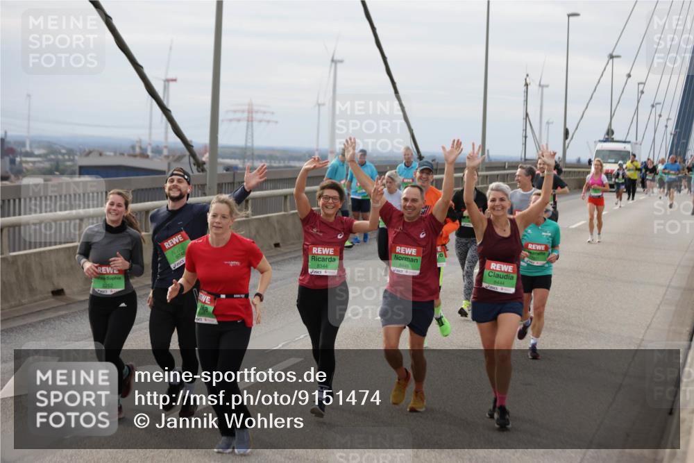 03.10.2025 - Köhlbrandbrückenlauf Jannik Wohlers http://msf.ph/oto/9151474 03.10.2025 15:58:26 Position 1 8252, 40, 8344, 8446, 8444 meine-sportfotos.de