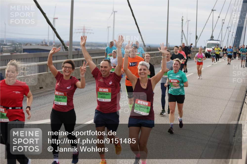 03.10.2025 - Köhlbrandbrückenlauf Jannik Wohlers http://msf.ph/oto/9151485 03.10.2025 15:58:27 Position 1 8344, 15, 8446, 8444, 8219 meine-sportfotos.de