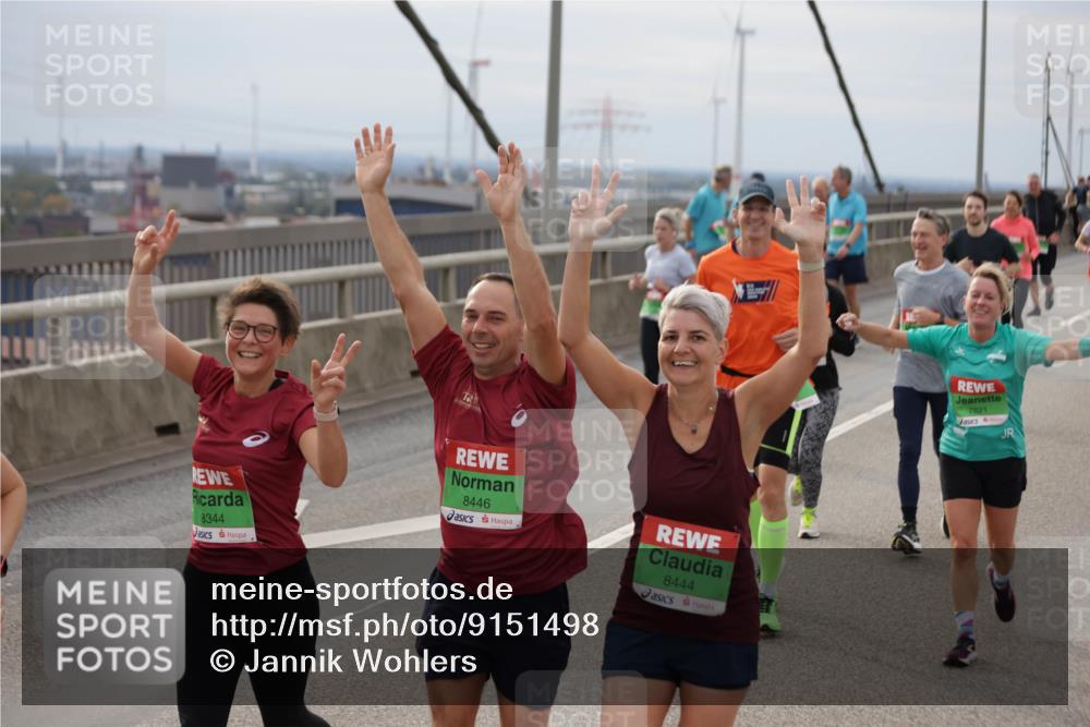 03.10.2025 - Köhlbrandbrückenlauf Jannik Wohlers http://msf.ph/oto/9151498 03.10.2025 15:58:27 Position 1 8344, 8446, 8444, 7821 meine-sportfotos.de