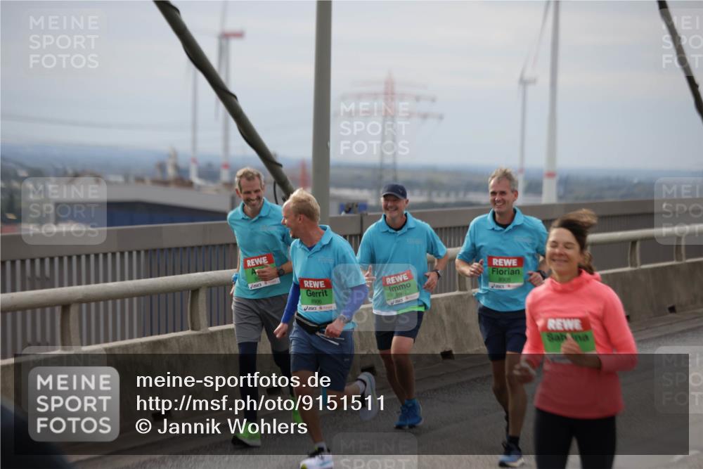 03.10.2025 - Köhlbrandbrückenlauf Jannik Wohlers http://msf.ph/oto/9151511 03.10.2025 15:58:31 Position 1 8906, 8907, 8905 meine-sportfotos.de