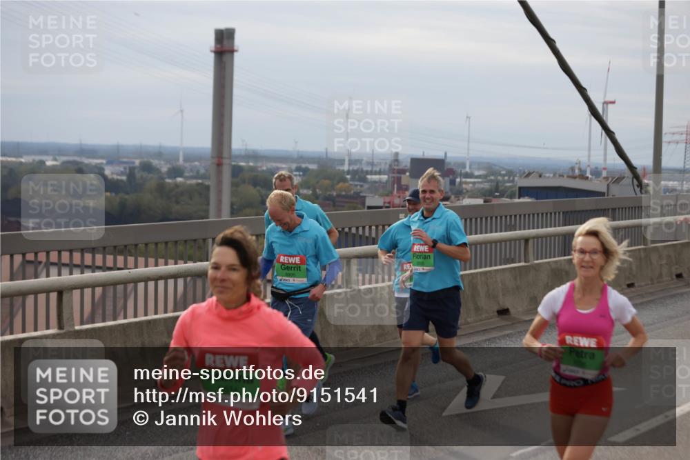03.10.2025 - Köhlbrandbrückenlauf Jannik Wohlers http://msf.ph/oto/9151541 03.10.2025 15:58:34 Position 1 5310, 8614, 8906 meine-sportfotos.de