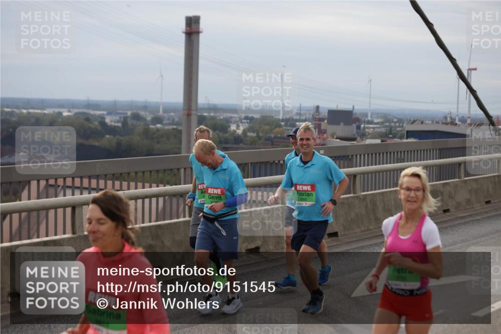 03.10.2025 - Köhlbrandbrückenlauf Jannik Wohlers http://msf.ph/oto/9151545 03.10.2025 15:58:34 Position 1 15310, 8905, 8726 meine-sportfotos.de