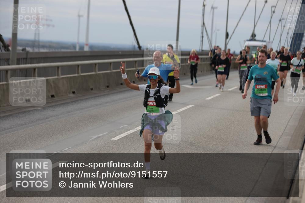 03.10.2025 - Köhlbrandbrückenlauf Jannik Wohlers http://msf.ph/oto/9151557 03.10.2025 15:58:38 Position 1 9685 meine-sportfotos.de