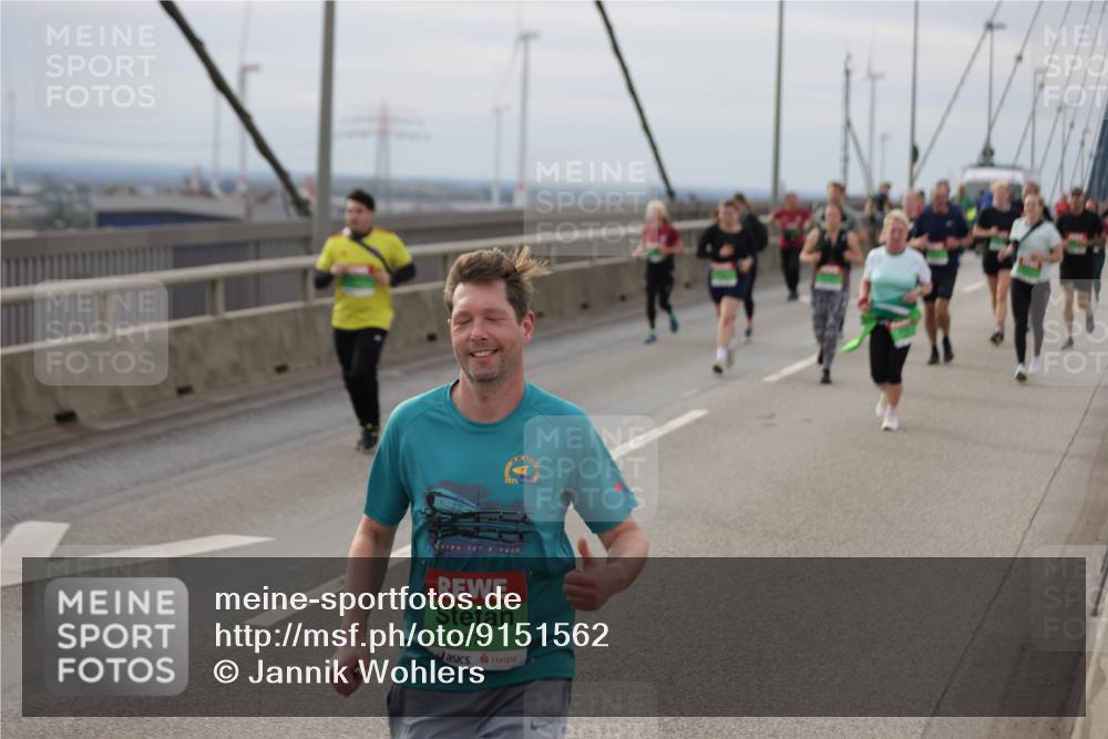 03.10.2025 - Köhlbrandbrückenlauf Jannik Wohlers http://msf.ph/oto/9151562 03.10.2025 15:58:42 Position 1 2021, 8570 meine-sportfotos.de