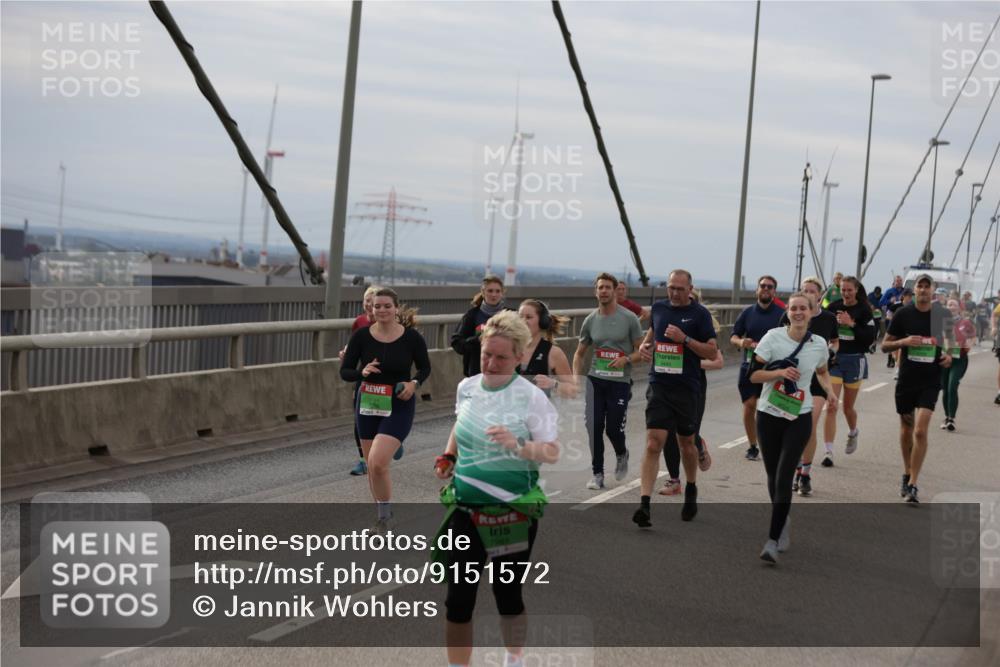 03.10.2025 - Köhlbrandbrückenlauf Jannik Wohlers http://msf.ph/oto/9151572 03.10.2025 15:58:45 Position 1 7983, 9445 meine-sportfotos.de
