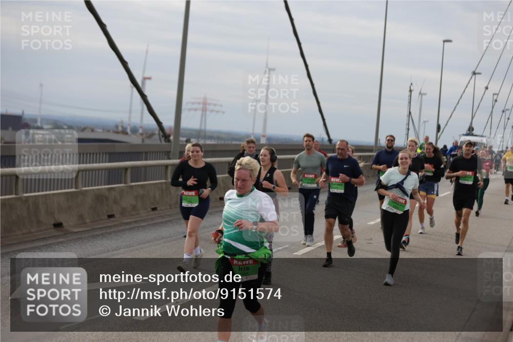 03.10.2025 - Köhlbrandbrückenlauf Jannik Wohlers http://msf.ph/oto/9151574 03.10.2025 15:58:45 Position 1 7983 meine-sportfotos.de