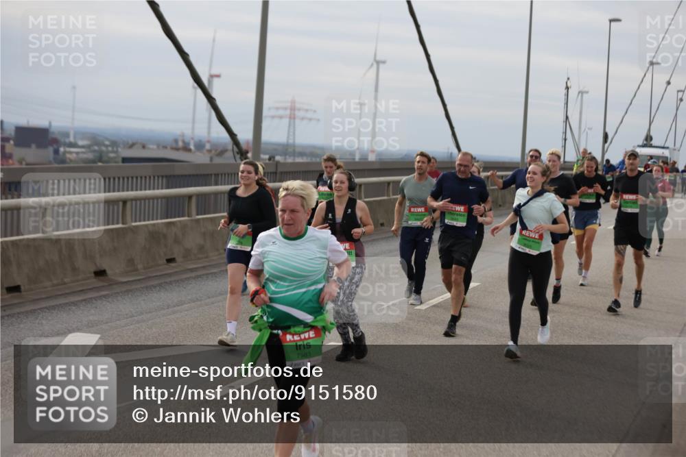 03.10.2025 - Köhlbrandbrückenlauf Jannik Wohlers http://msf.ph/oto/9151580 03.10.2025 15:58:46 Position 1 7983 meine-sportfotos.de