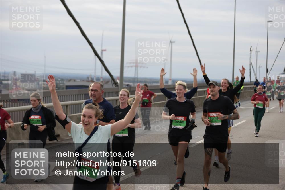 03.10.2025 - Köhlbrandbrückenlauf Jannik Wohlers http://msf.ph/oto/9151609 03.10.2025 15:58:48 Position 1 8025, 8258, 8156, 7970 meine-sportfotos.de