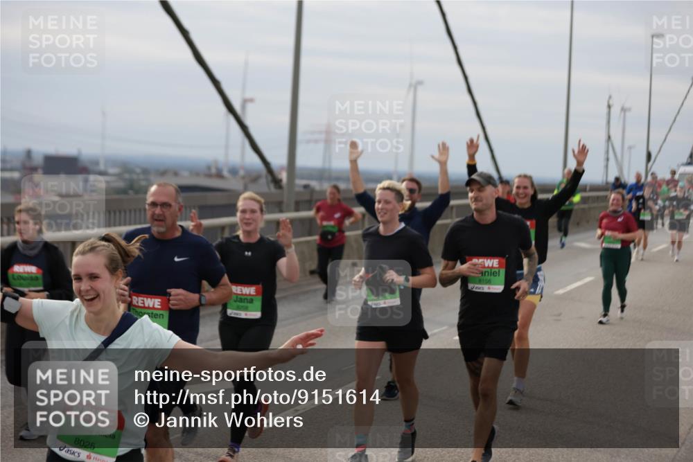 03.10.2025 - Köhlbrandbrückenlauf Jannik Wohlers http://msf.ph/oto/9151614 03.10.2025 15:58:48 Position 1 8025, 8156, 8258 meine-sportfotos.de