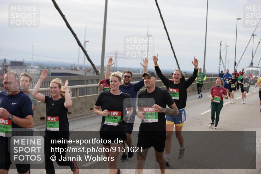 03.10.2025 - Köhlbrandbrückenlauf Jannik Wohlers http://msf.ph/oto/9151621 03.10.2025 15:58:49 Position 1 3445, 8258, 7970, 8156, 9362 meine-sportfotos.de