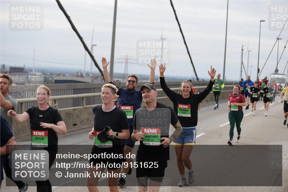 03.10.2025 - Köhlbrandbrückenlauf Jannik Wohlers http://msf.ph/oto/9151625 03.10.2025 15:58:49 Position 1 8258, 8156, 9362 meine-sportfotos.de