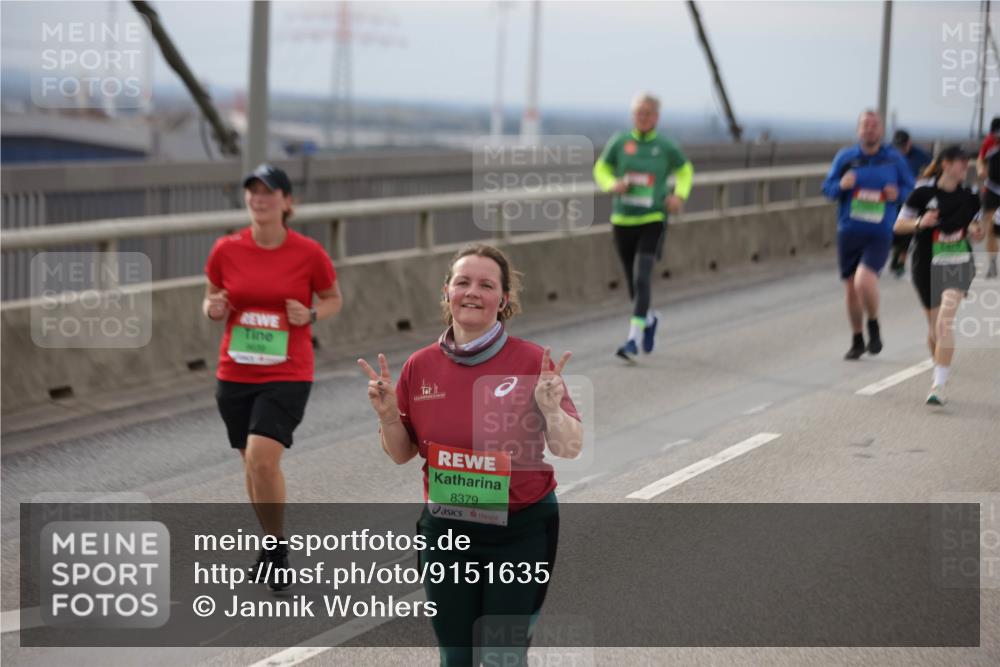 03.10.2025 - Köhlbrandbrückenlauf Jannik Wohlers http://msf.ph/oto/9151635 03.10.2025 15:58:52 Position 1 8379 meine-sportfotos.de