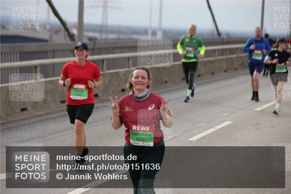 03.10.2025 - Köhlbrandbrückenlauf Jannik Wohlers http://msf.ph/oto/9151636 03.10.2025 15:58:52 Position 1 8379 meine-sportfotos.de