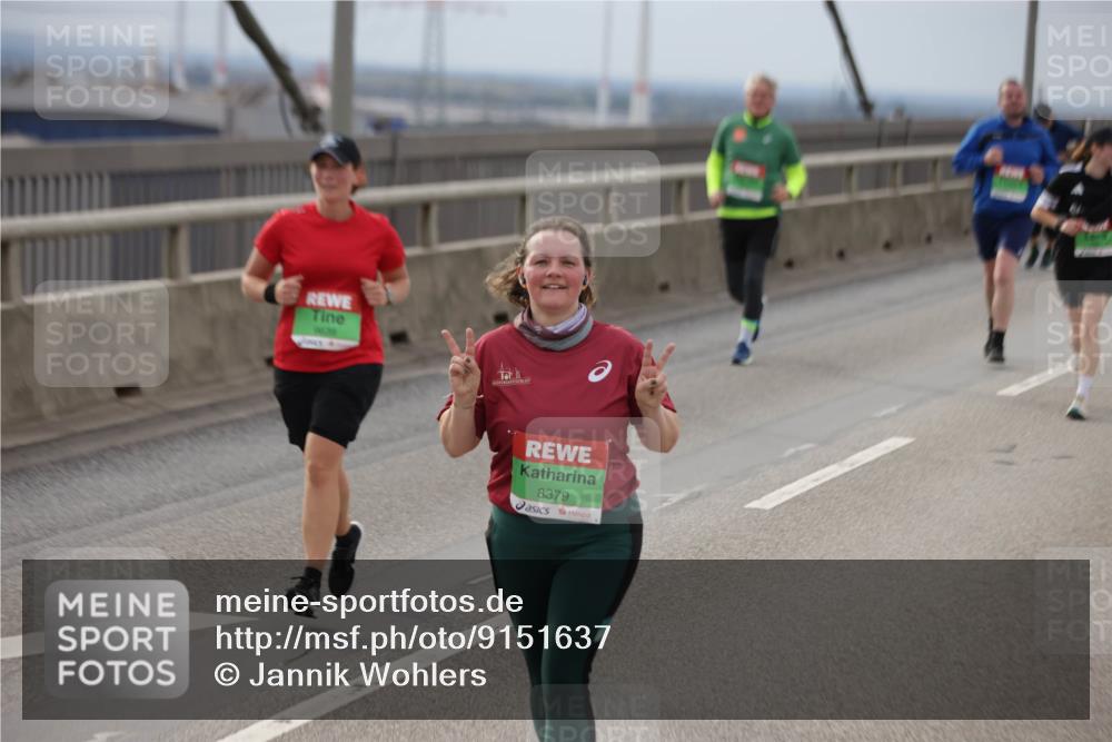 03.10.2025 - Köhlbrandbrückenlauf Jannik Wohlers http://msf.ph/oto/9151637 03.10.2025 15:58:52 Position 1 8379 meine-sportfotos.de