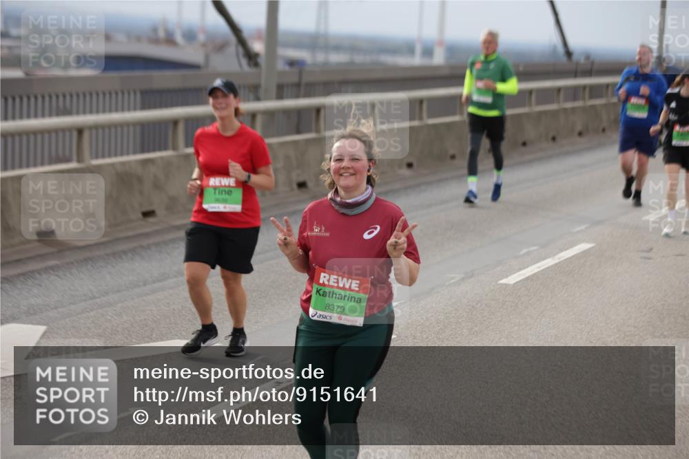 03.10.2025 - Köhlbrandbrückenlauf Jannik Wohlers http://msf.ph/oto/9151641 03.10.2025 15:58:52 Position 1 8379 meine-sportfotos.de