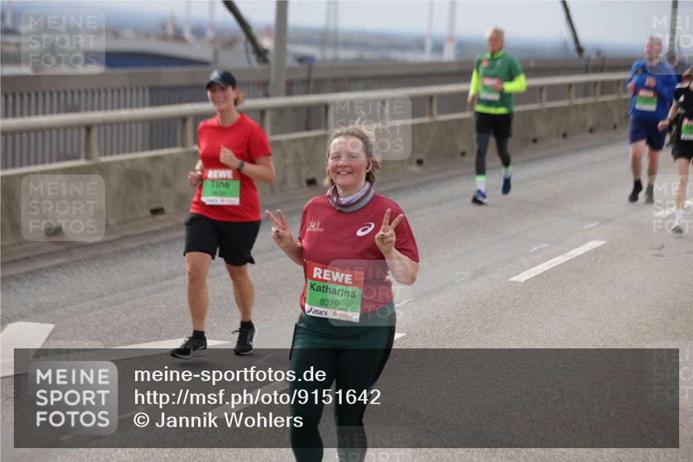 03.10.2025 - Köhlbrandbrückenlauf Jannik Wohlers http://msf.ph/oto/9151642 03.10.2025 15:58:52 Position 1 8379 meine-sportfotos.de
