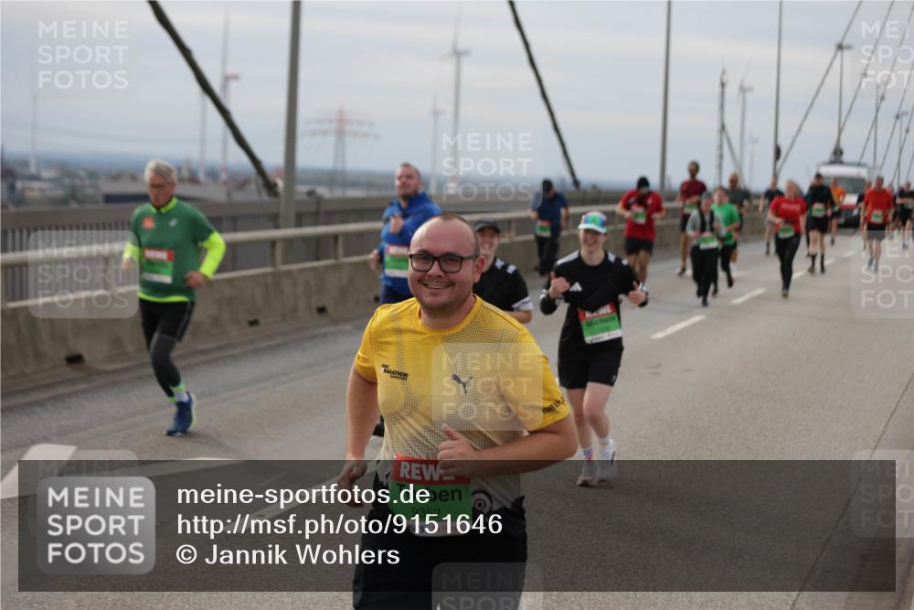 03.10.2025 - Köhlbrandbrückenlauf Jannik Wohlers http://msf.ph/oto/9151646 03.10.2025 15:58:56 Position 1 9352 meine-sportfotos.de