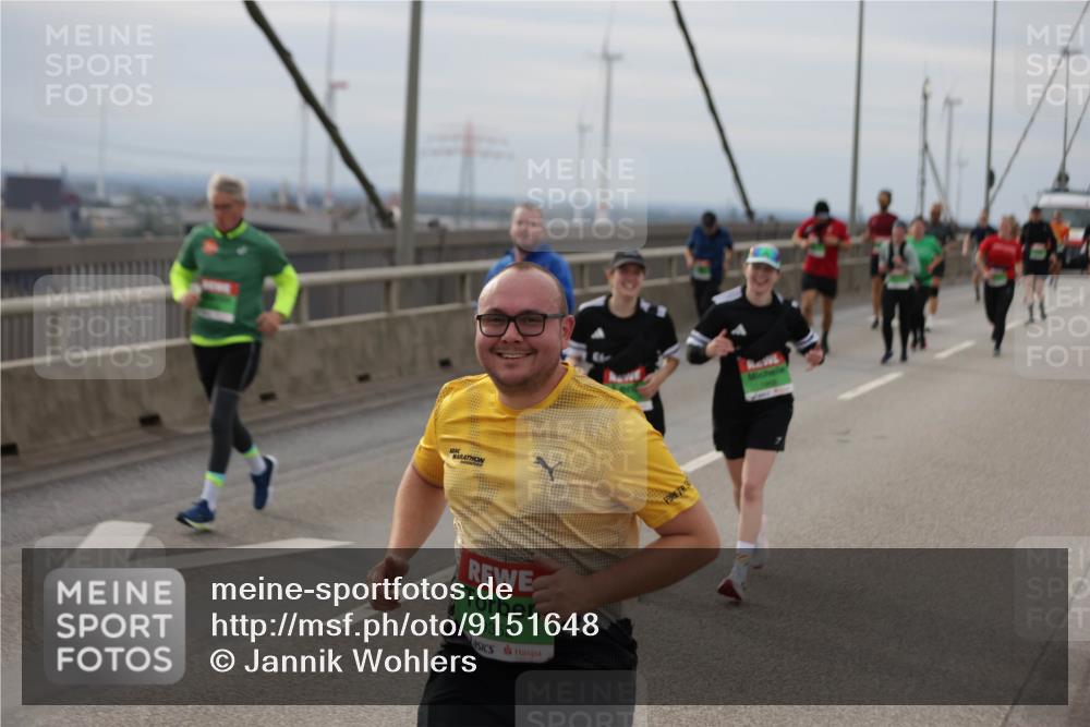 03.10.2025 - Köhlbrandbrückenlauf Jannik Wohlers http://msf.ph/oto/9151648 03.10.2025 15:58:56 Position 1 9352 meine-sportfotos.de