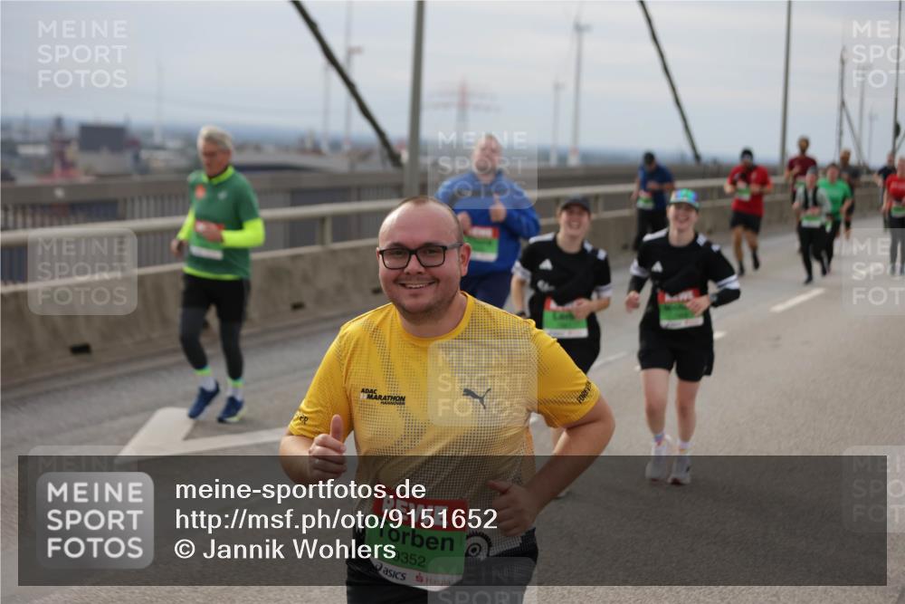 03.10.2025 - Köhlbrandbrückenlauf Jannik Wohlers http://msf.ph/oto/9151652 03.10.2025 15:58:56 Position 1 9352 meine-sportfotos.de