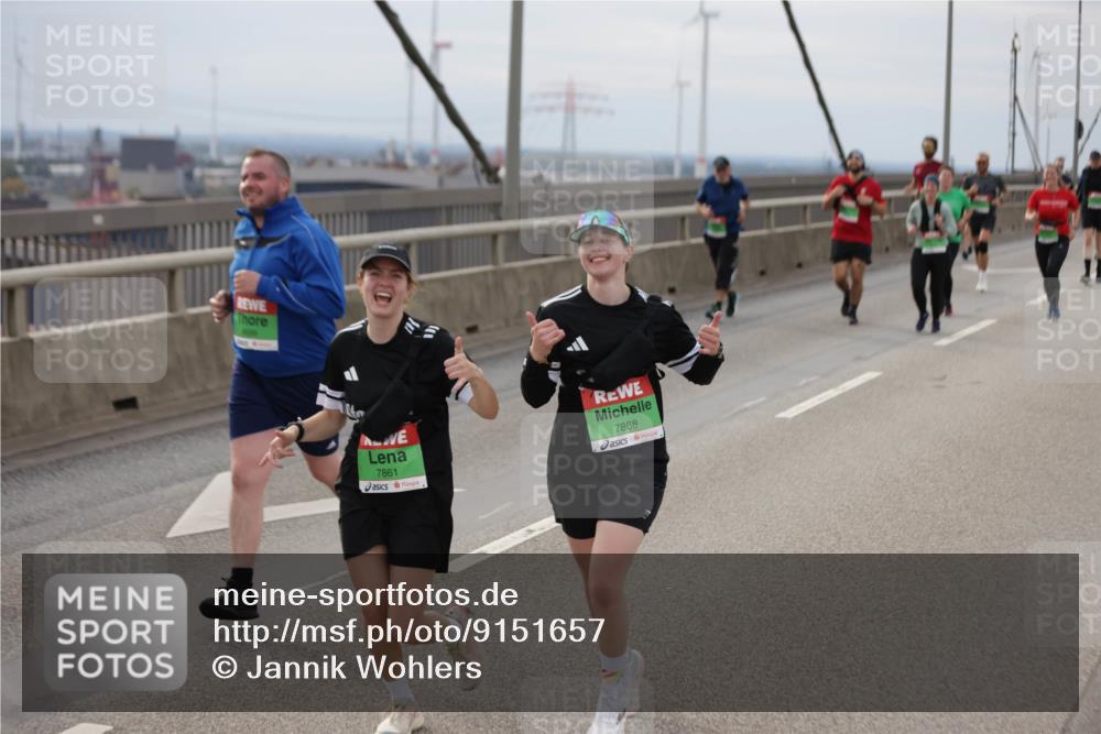 03.10.2025 - Köhlbrandbrückenlauf Jannik Wohlers http://msf.ph/oto/9151657 03.10.2025 15:58:57 Position 1 7861, 7868 meine-sportfotos.de