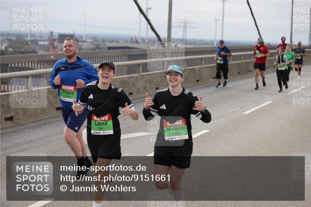 03.10.2025 - Köhlbrandbrückenlauf Jannik Wohlers http://msf.ph/oto/9151661 03.10.2025 15:58:57 Position 1 8699, 7861, 7868 meine-sportfotos.de