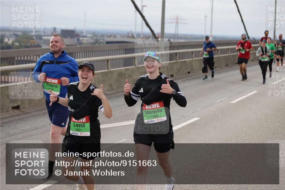 03.10.2025 - Köhlbrandbrückenlauf Jannik Wohlers http://msf.ph/oto/9151663 03.10.2025 15:58:57 Position 1 8699, 7861, 7868 meine-sportfotos.de