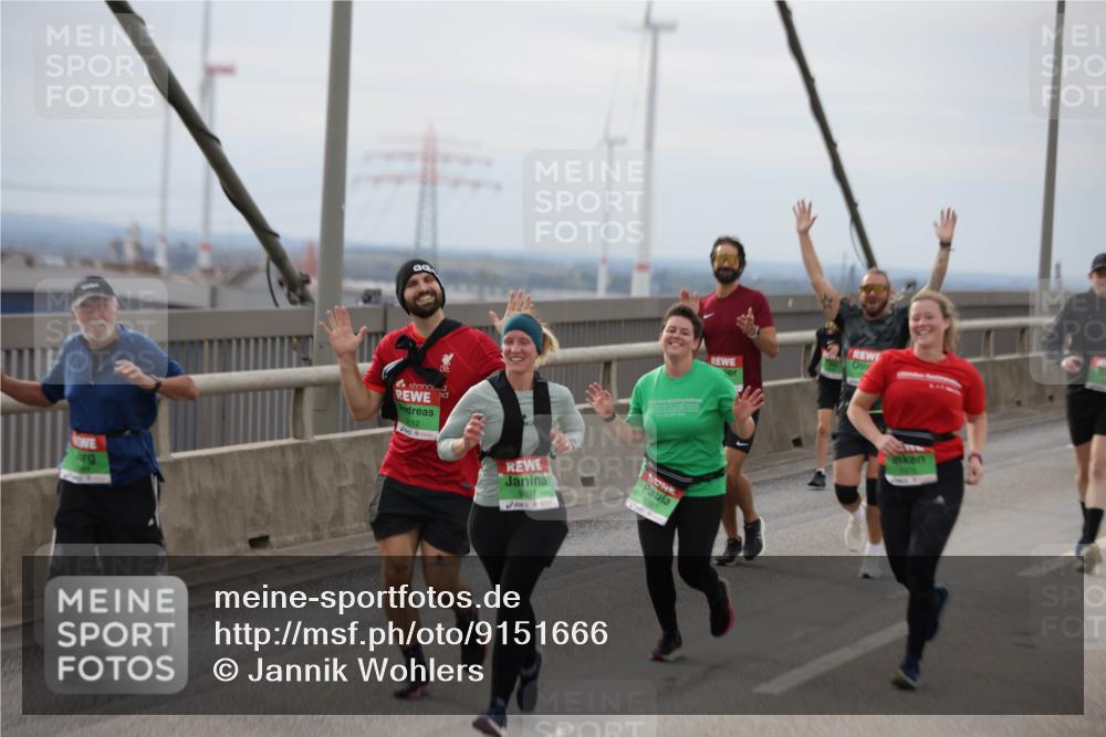03.10.2025 - Köhlbrandbrückenlauf Jannik Wohlers http://msf.ph/oto/9151666 03.10.2025 15:59:00 Position 1 112, 9637, 9380 meine-sportfotos.de