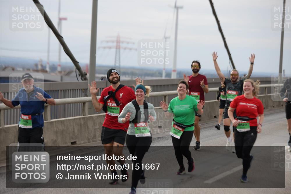 03.10.2025 - Köhlbrandbrückenlauf Jannik Wohlers http://msf.ph/oto/9151667 03.10.2025 15:59:01 Position 1 9112, 0637 meine-sportfotos.de