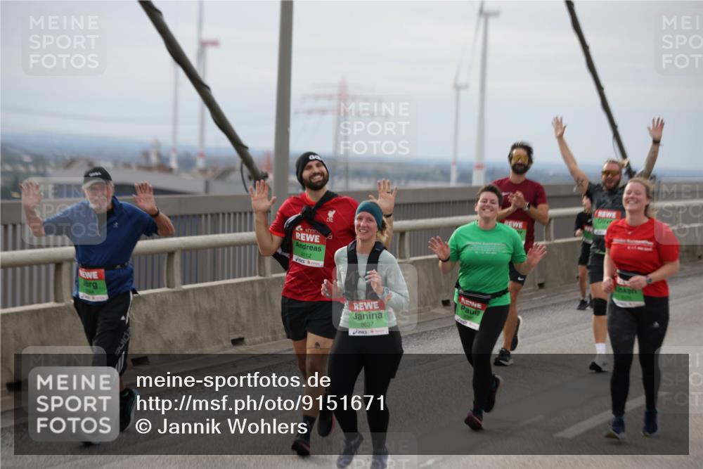 03.10.2025 - Köhlbrandbrückenlauf Jannik Wohlers http://msf.ph/oto/9151671 03.10.2025 15:59:01 Position 1 9112, 9637 meine-sportfotos.de