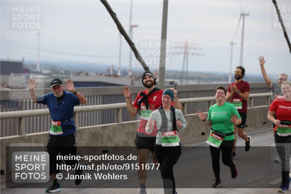 03.10.2025 - Köhlbrandbrückenlauf Jannik Wohlers http://msf.ph/oto/9151677 03.10.2025 15:59:01 Position 1 9112, 9637, 1247 meine-sportfotos.de