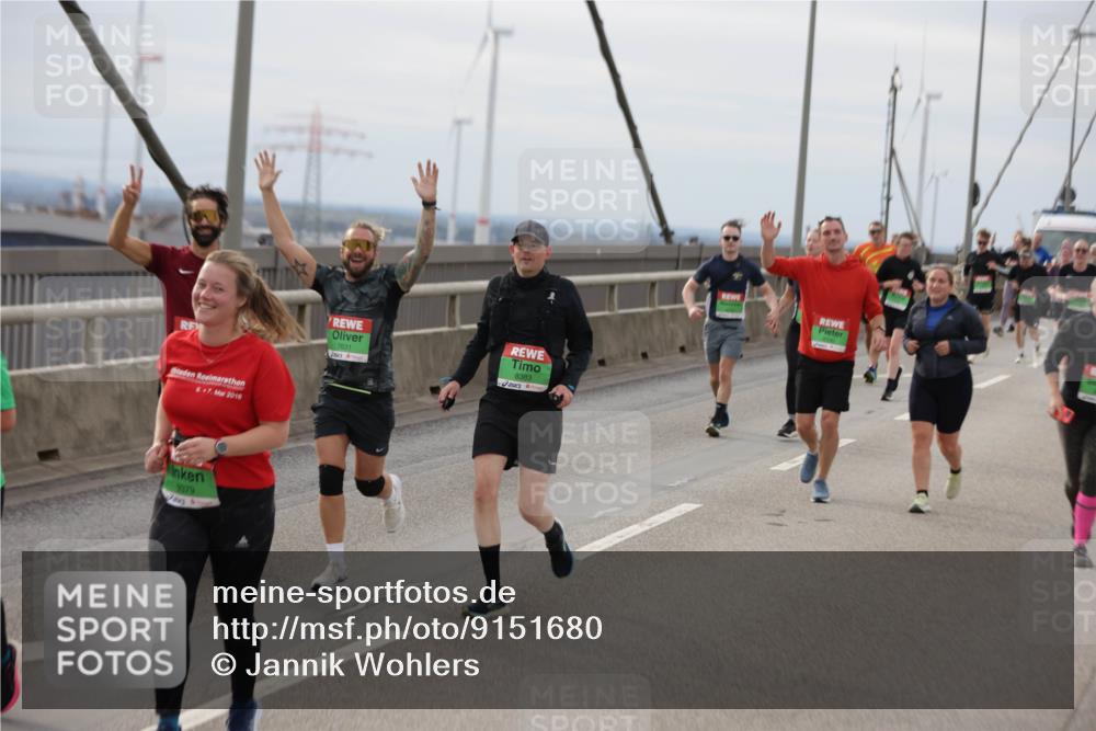 03.10.2025 - Köhlbrandbrückenlauf Jannik Wohlers http://msf.ph/oto/9151680 03.10.2025 15:59:03 Position 1 6, 7, 2016, 9879, 7631, 8383 meine-sportfotos.de