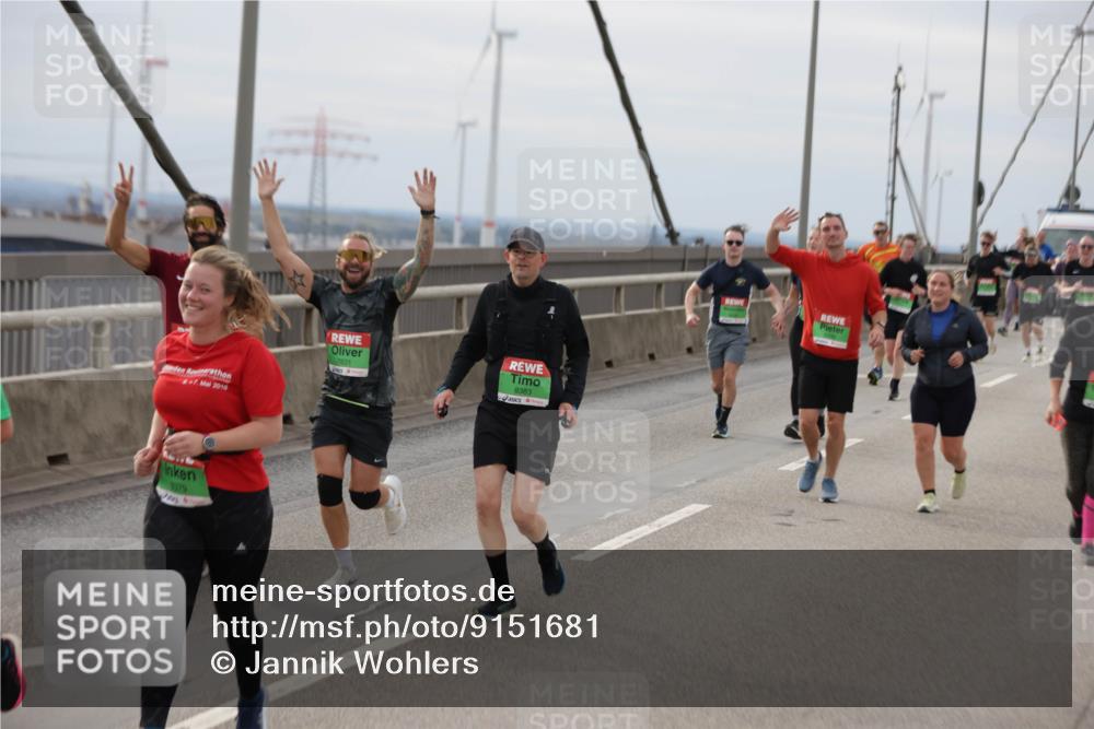 03.10.2025 - Köhlbrandbrückenlauf Jannik Wohlers http://msf.ph/oto/9151681 03.10.2025 15:59:03 Position 1 7, 2016, 7631, 8383 meine-sportfotos.de