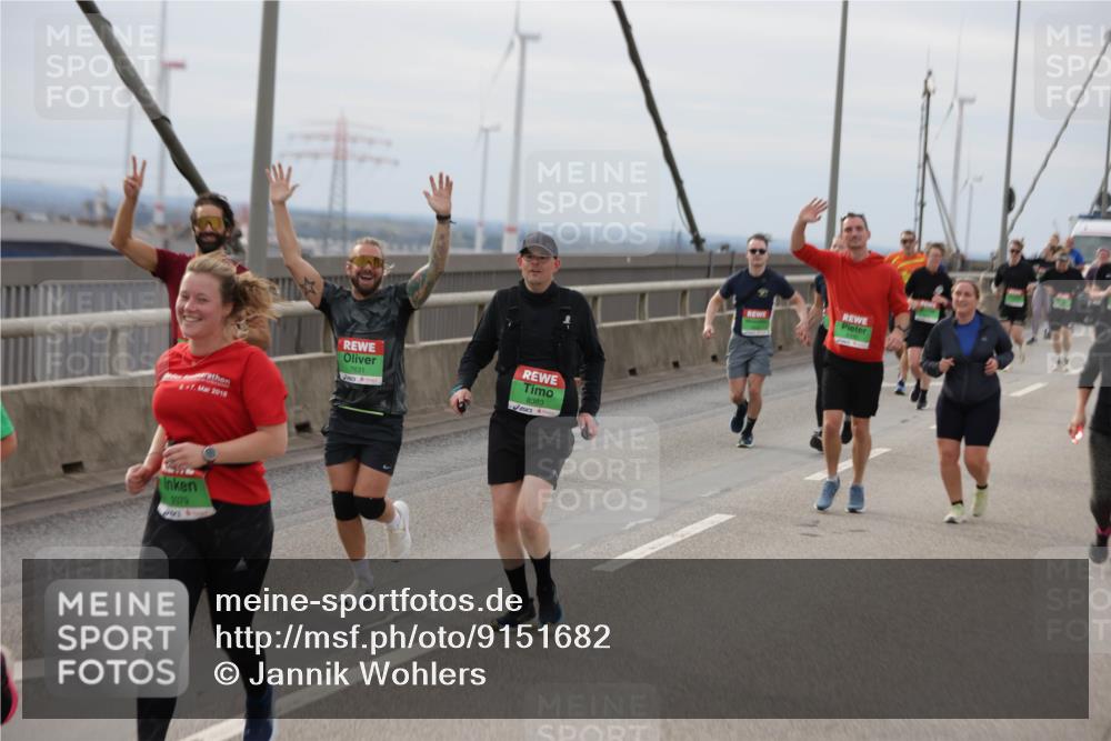 03.10.2025 - Köhlbrandbrückenlauf Jannik Wohlers http://msf.ph/oto/9151682 03.10.2025 15:59:03 Position 1 67, 2016, 7631, 8383, 3378 meine-sportfotos.de