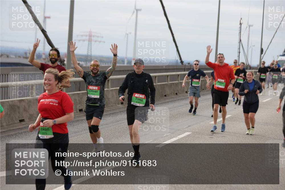 03.10.2025 - Köhlbrandbrückenlauf Jannik Wohlers http://msf.ph/oto/9151683 03.10.2025 15:59:03 Position 1 7, 2016, 9379, 7631, 8383 meine-sportfotos.de