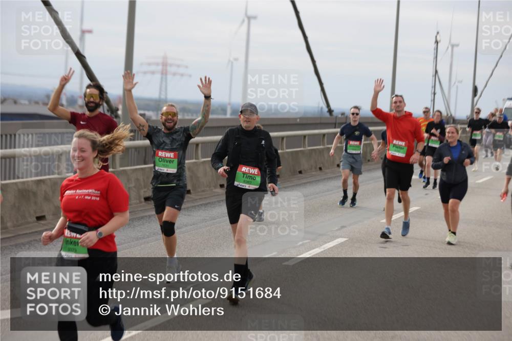 03.10.2025 - Köhlbrandbrückenlauf Jannik Wohlers http://msf.ph/oto/9151684 03.10.2025 15:59:03 Position 1 6, 7, 2016, 9579, 7631, 8383 meine-sportfotos.de