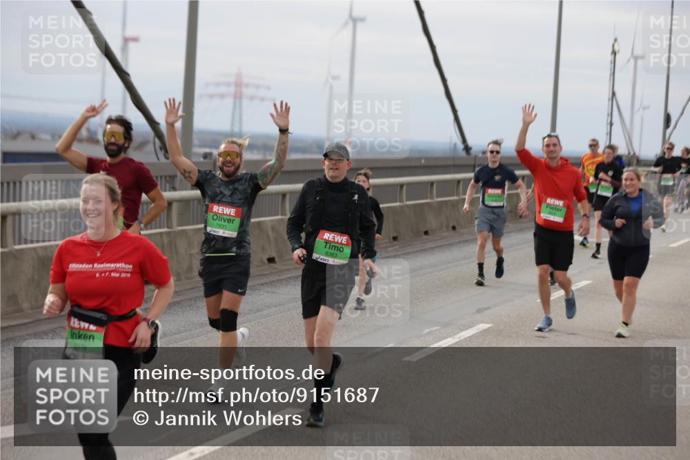 03.10.2025 - Köhlbrandbrückenlauf Jannik Wohlers http://msf.ph/oto/9151687 03.10.2025 15:59:03 Position 1 6, 7, 2016, 9579, 8383, 7631 meine-sportfotos.de
