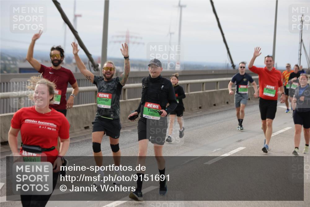 03.10.2025 - Köhlbrandbrückenlauf Jannik Wohlers http://msf.ph/oto/9151691 03.10.2025 15:59:04 Position 1 6, 47, 2016, 9379, 7631, 8383 meine-sportfotos.de