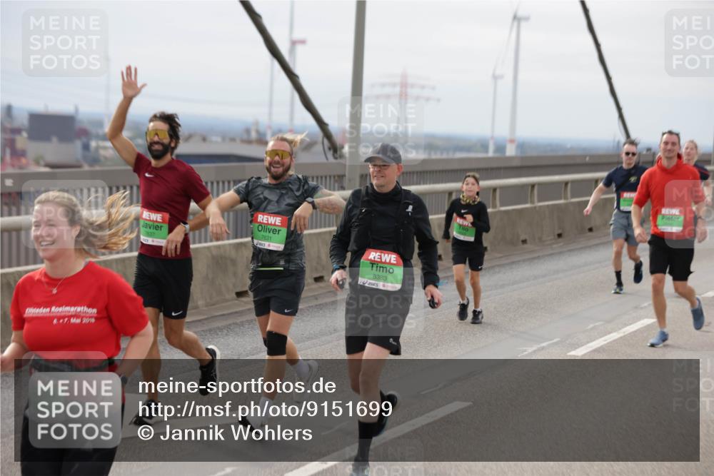 03.10.2025 - Köhlbrandbrückenlauf Jannik Wohlers http://msf.ph/oto/9151699 03.10.2025 15:59:04 Position 1 6, 7, 2016, 1479, 7637, 7631, 8383 meine-sportfotos.de
