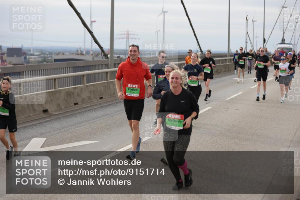 03.10.2025 - Köhlbrandbrückenlauf Jannik Wohlers http://msf.ph/oto/9151714 03.10.2025 15:59:07 Position 1 8330, 9654 meine-sportfotos.de