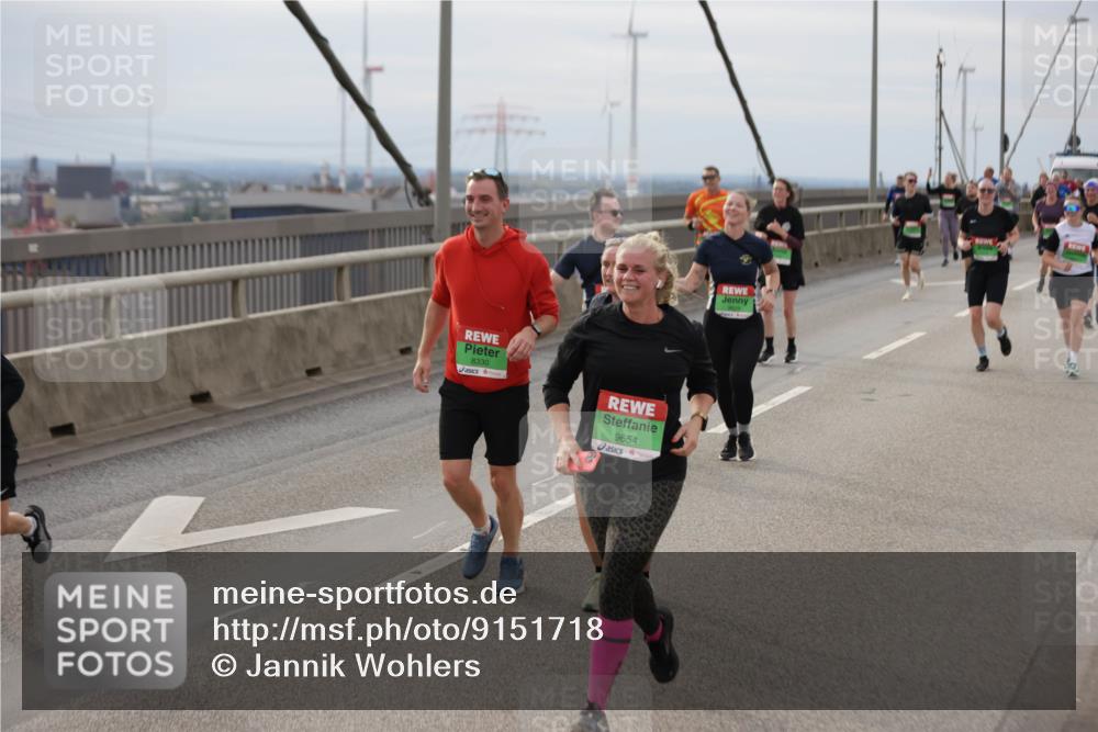 03.10.2025 - Köhlbrandbrückenlauf Jannik Wohlers http://msf.ph/oto/9151718 03.10.2025 15:59:07 Position 1 8330, 9654 meine-sportfotos.de