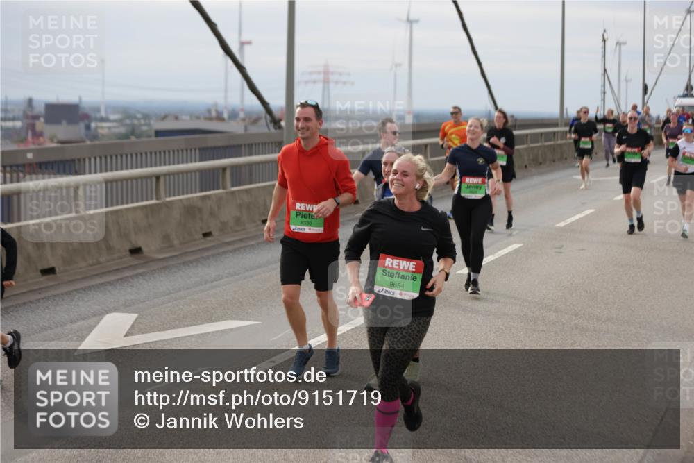 03.10.2025 - Köhlbrandbrückenlauf Jannik Wohlers http://msf.ph/oto/9151719 03.10.2025 15:59:07 Position 1 8330, 9654 meine-sportfotos.de
