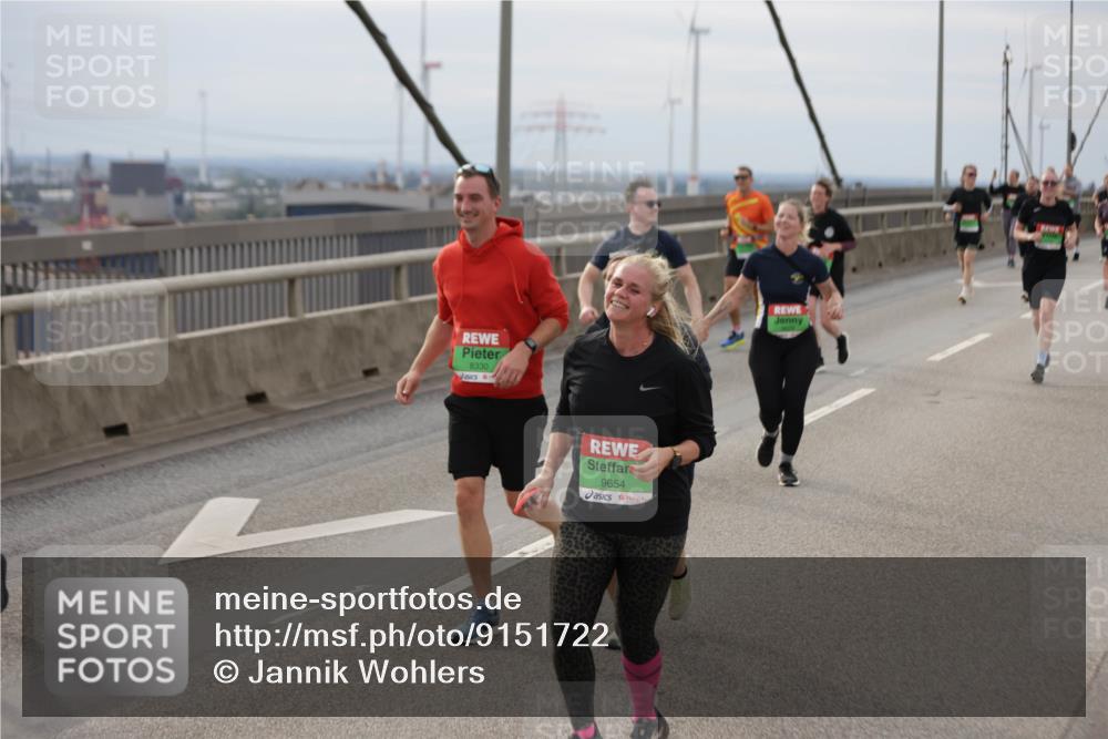 03.10.2025 - Köhlbrandbrückenlauf Jannik Wohlers http://msf.ph/oto/9151722 03.10.2025 15:59:07 Position 1 8330, 9654 meine-sportfotos.de