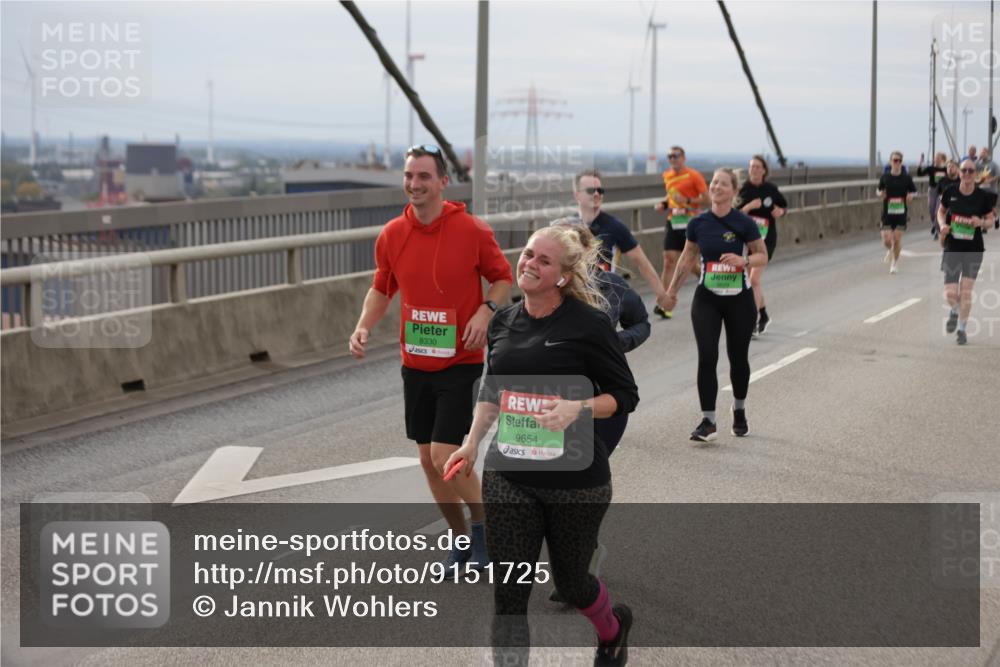 03.10.2025 - Köhlbrandbrückenlauf Jannik Wohlers http://msf.ph/oto/9151725 03.10.2025 15:59:07 Position 1 8330, 9654 meine-sportfotos.de