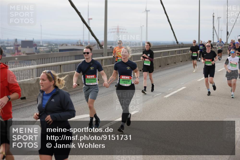 03.10.2025 - Köhlbrandbrückenlauf Jannik Wohlers http://msf.ph/oto/9151731 03.10.2025 15:59:08 Position 1 9630, 9629 meine-sportfotos.de