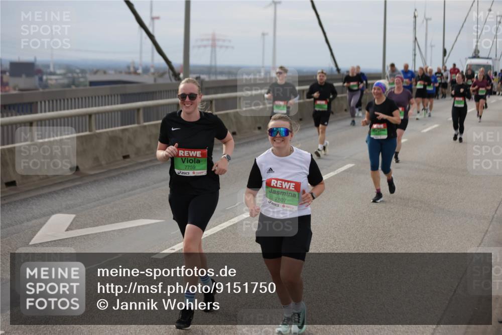 03.10.2025 - Köhlbrandbrückenlauf Jannik Wohlers http://msf.ph/oto/9151750 03.10.2025 15:59:12 Position 1 7759, 7807 meine-sportfotos.de