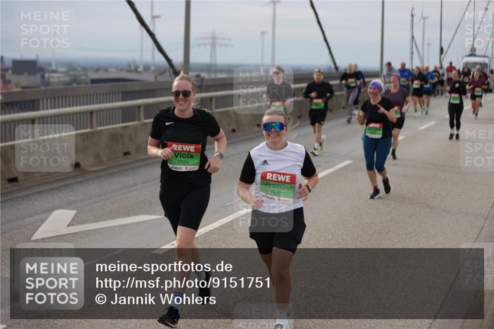 03.10.2025 - Köhlbrandbrückenlauf Jannik Wohlers http://msf.ph/oto/9151751 03.10.2025 15:59:12 Position 1 7759, 7807 meine-sportfotos.de